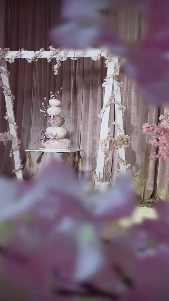 Post 9 by 2ClassyGals Events & Flowers on Instagram (video)