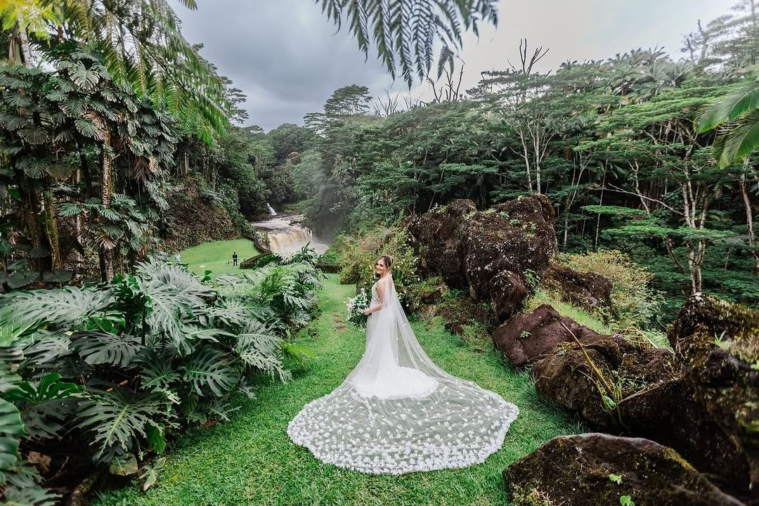 Post 5 by Big Island Officiant in Hawaii on Instagram (carousel)