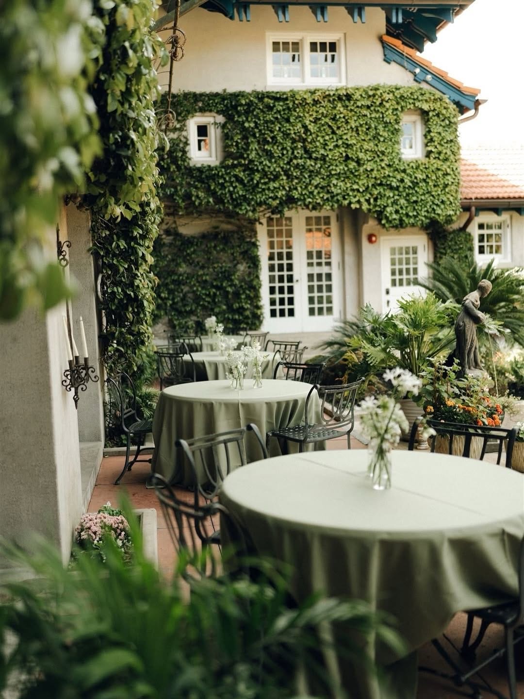 Post 8 by Orlando Wedding Venue Search on Instagram (carousel)