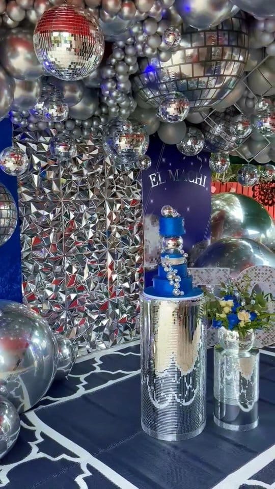 Post 9 by My Happy Place Balloons on Instagram (video)