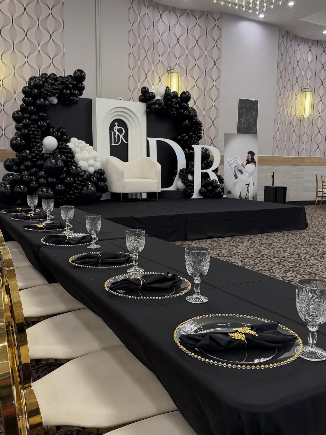 Post 1 by Event planner | Cursos| Decoraciones | Regalos personalizados on Instagram (carousel)