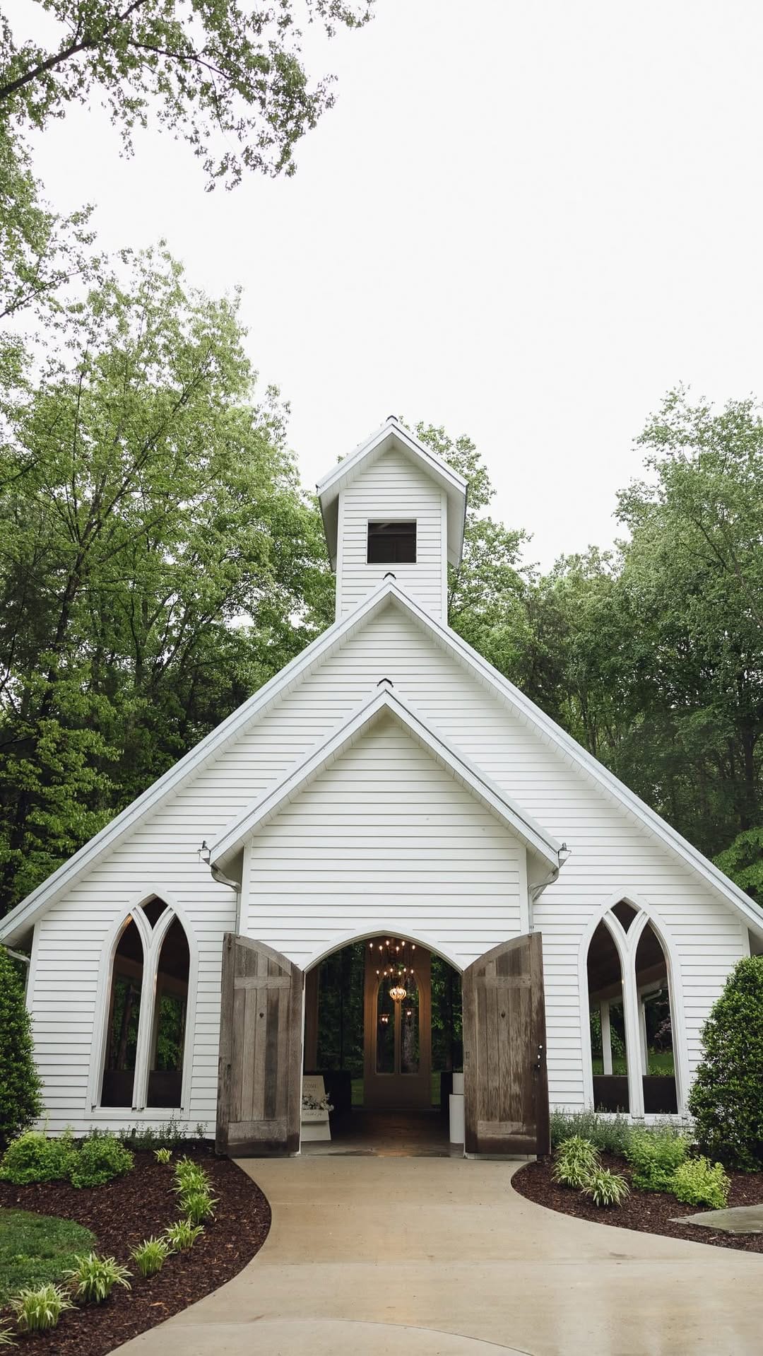 Post 5 by Firefly Lane | Nashville Wedding Venue on Instagram (video)