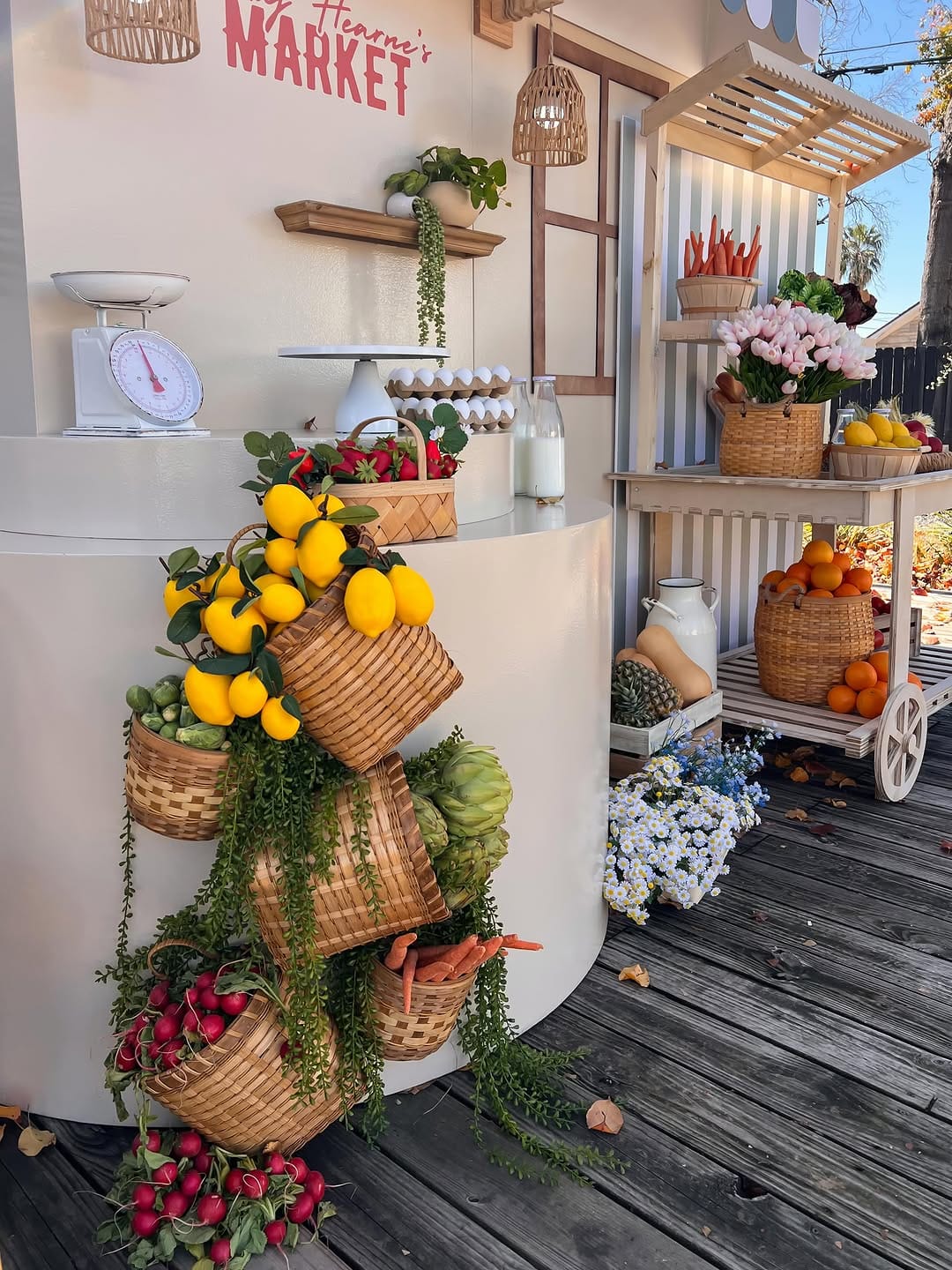 Post 3 by MODERN EVENT DECOR & BALLOONS on Instagram (image)