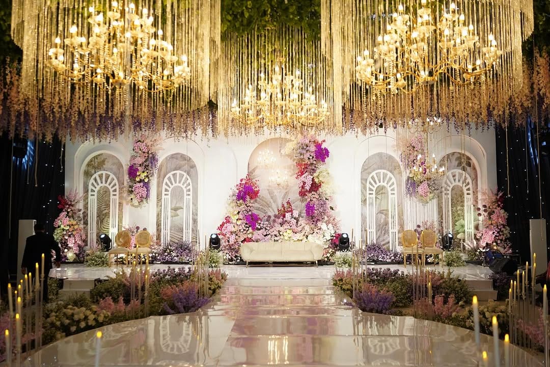 Post 8 by Wedding Decorate 🍃💐 on Instagram (carousel)