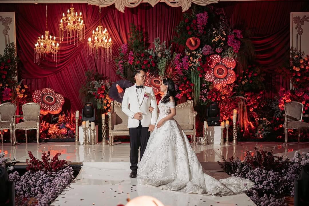 Post 10 by Wedding Decorate 🍃💐 on Instagram (carousel)