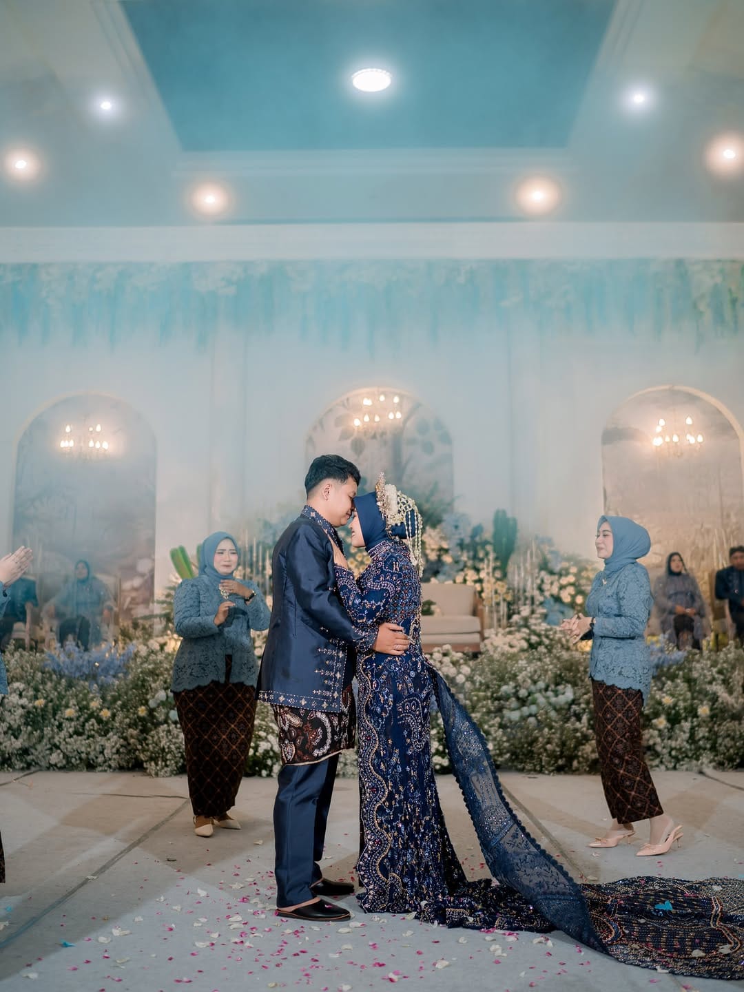 Post 1 by Wedding Decorate 🍃💐 on Instagram (carousel)