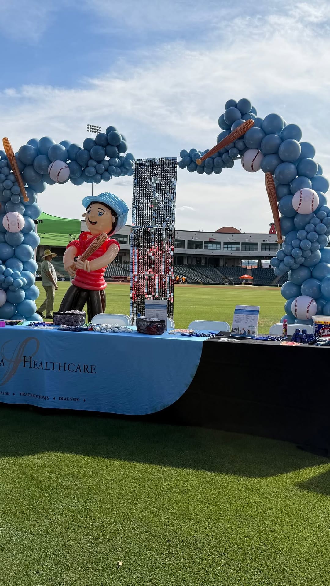Post 4 by Dreaming Balloons on Instagram (video)