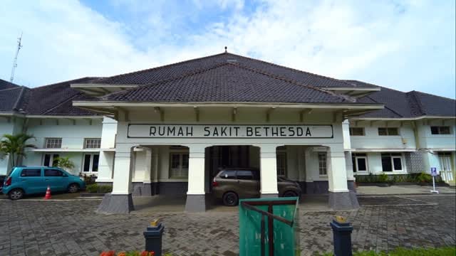Post 5 by RS Bethesda Yogyakarta on Instagram (video)