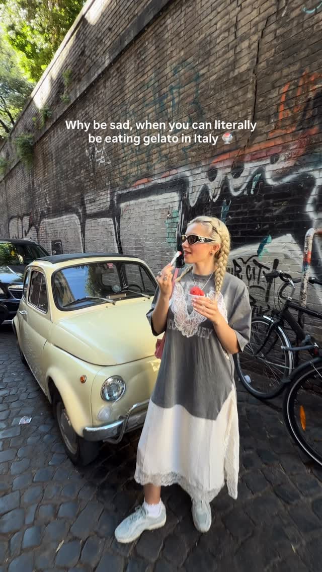 Post 5 by EMILIA on Instagram (video)