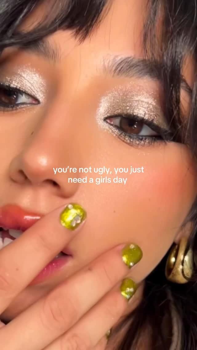 Post 5 by Mia Anjelica on Instagram (video)