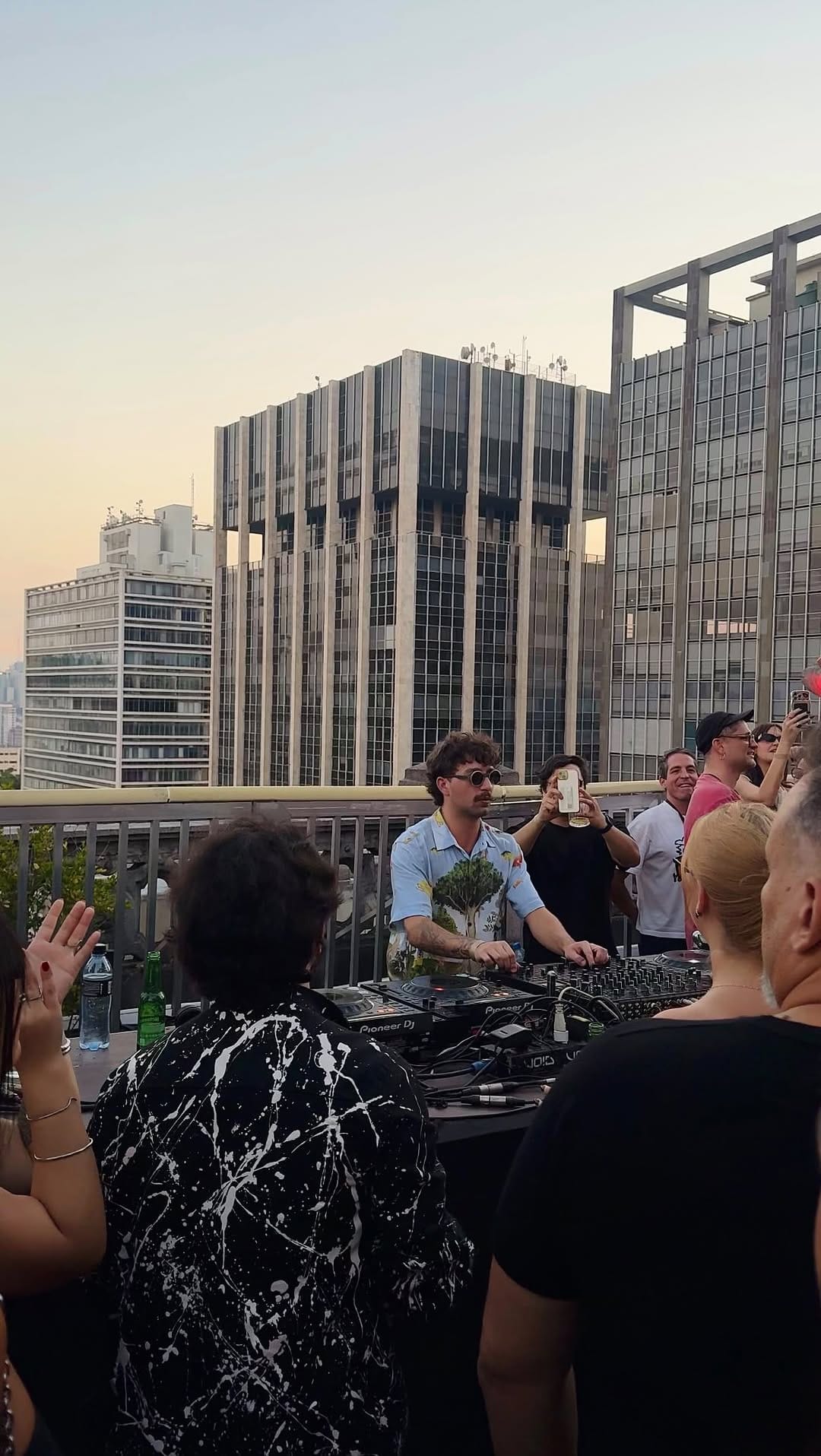 Post 6 by Luiz Coppola on Instagram (video)