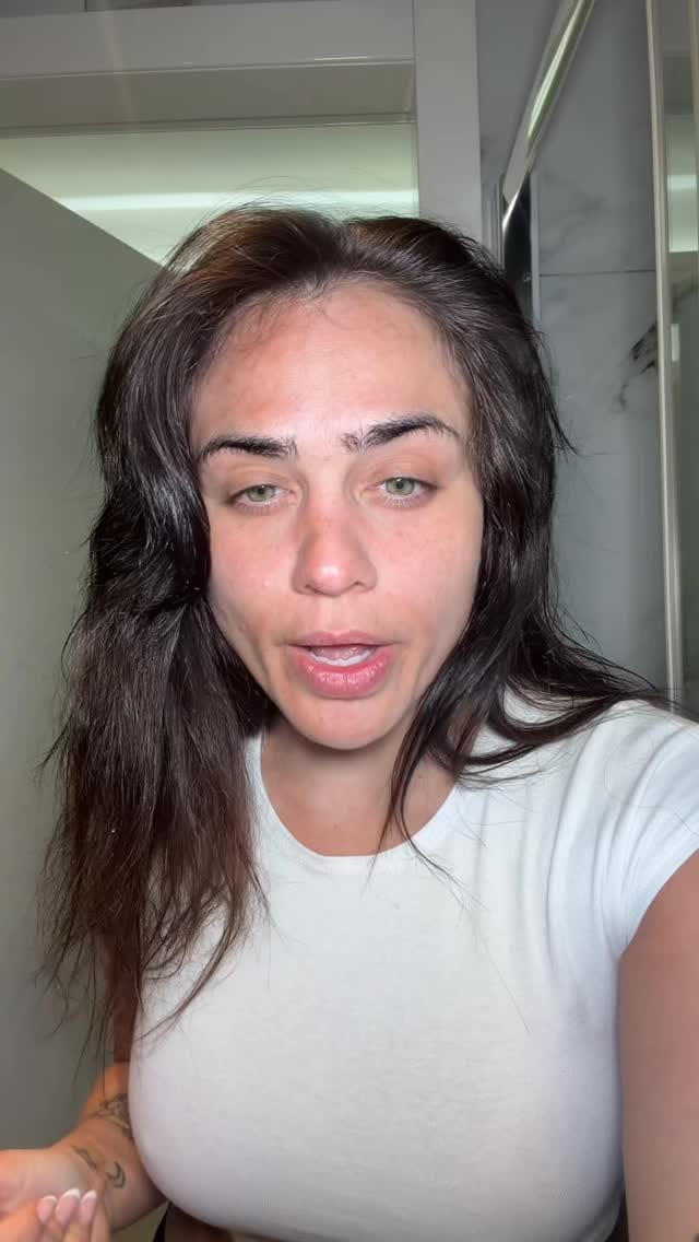Post 5 by Konnie Metaxa on Instagram (video)