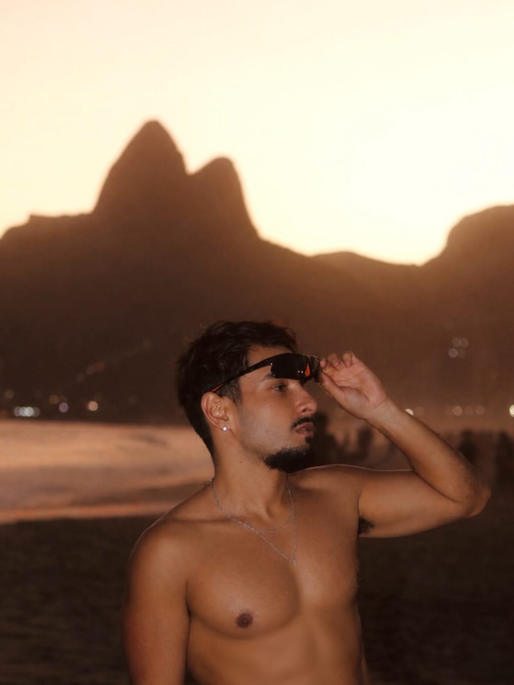 Post 6 by Gabriel Henrique on Instagram (carousel)