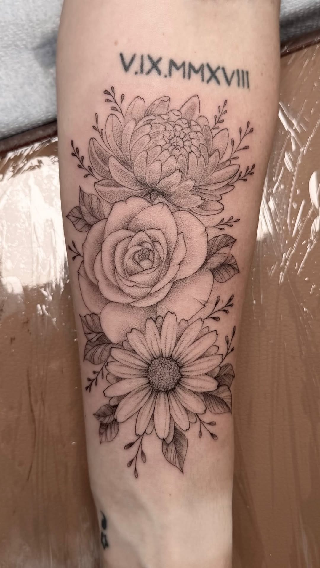 Post 6 by ANNA | FINE LINE TATTOO SEATTLE on Instagram (video)