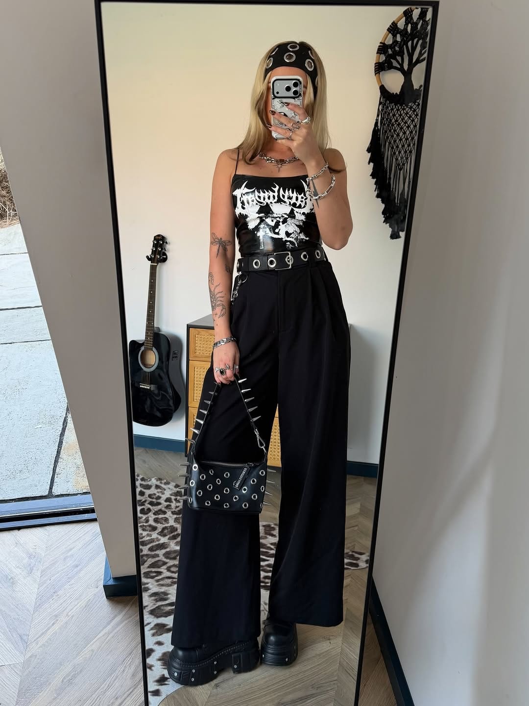 Post 10 by ℭ𝔞𝔰𝔢𝔶 ⚡️𝔍𝔞𝔡𝔢 on Instagram (carousel)