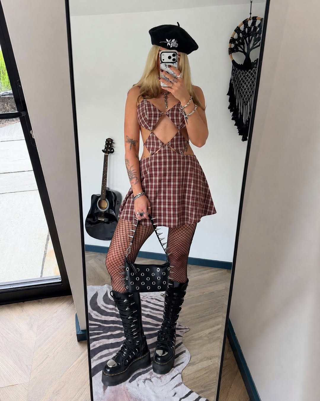 Post 3 by ℭ𝔞𝔰𝔢𝔶 ⚡️𝔍𝔞𝔡𝔢 on Instagram (carousel)