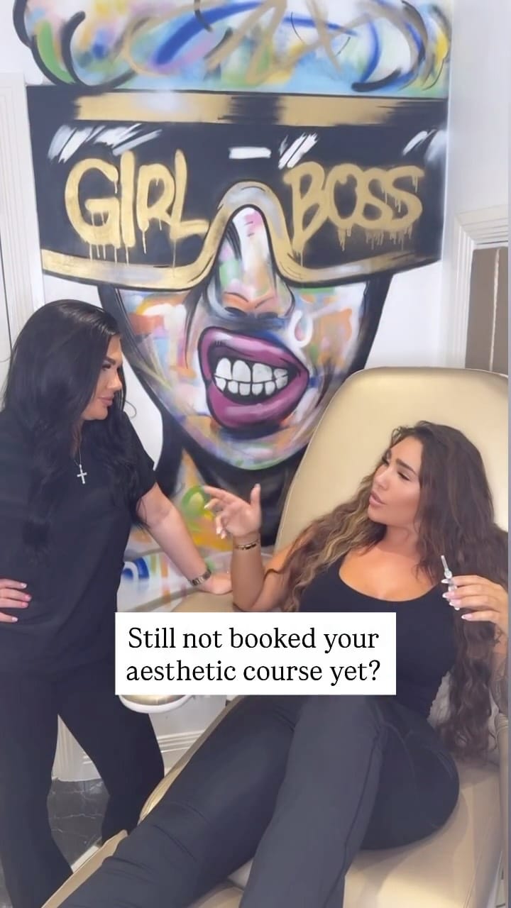 Post 5 by The Vogue Academy on Instagram (video)