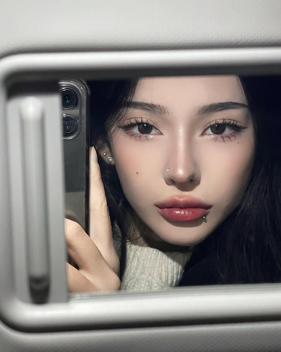 Post 9 by 유나 on Instagram (image)