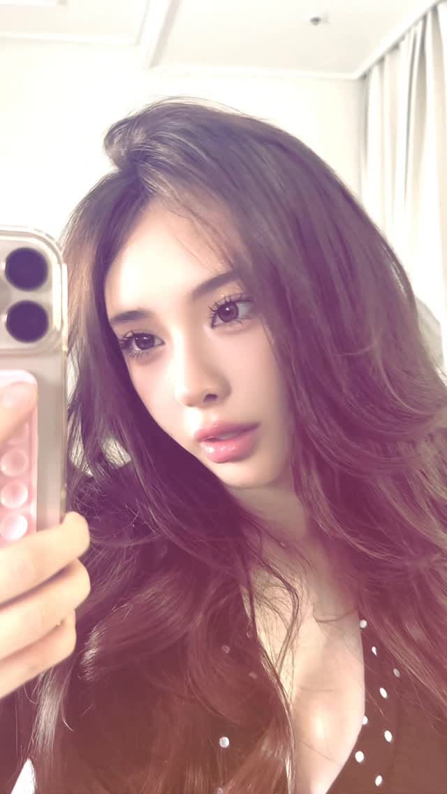 Post 7 by 유나 on Instagram (video)
