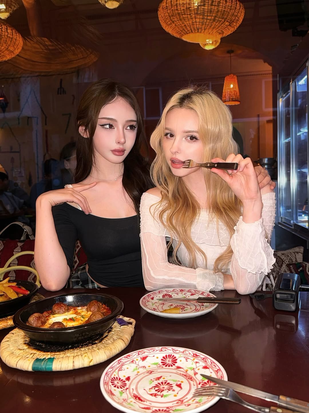Post 2 by 유나 on Instagram (carousel)
