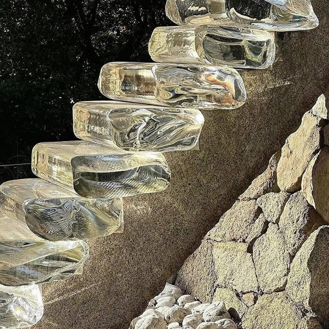 Post 6 by ISABELLE ANGÈLE on Instagram (carousel)
