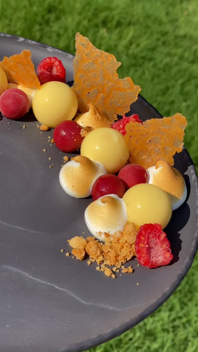 Post 1 by Online Pastry Academy on Instagram (video)