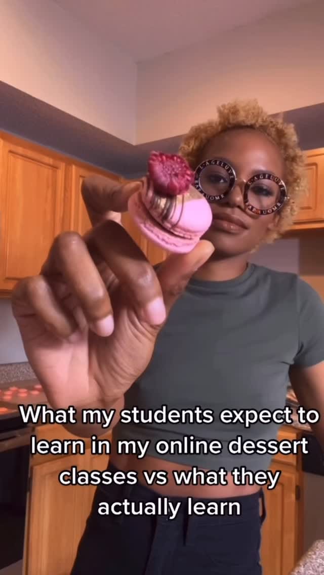 Post 5 by Online Pastry Academy on Instagram (video)