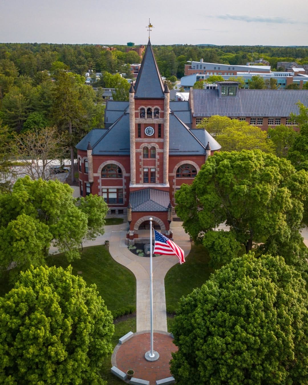 Post 4 by University of New Hampshire ︱ UNH on Instagram (image)