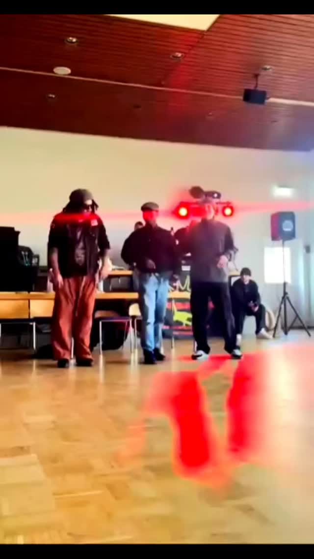Post 3 by Spax Danceacademy Paderborn on Instagram (video)