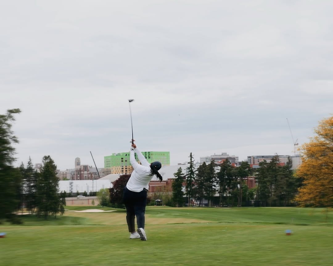 Post 3 by Michigan Women’s Golf on Instagram (video)