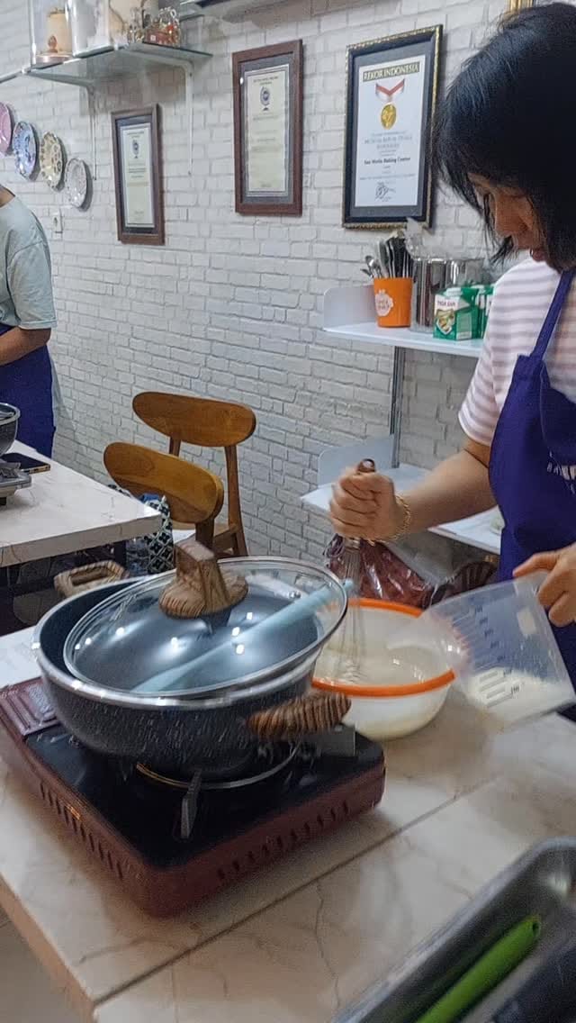 Post 2 by sanmeriobaking on Instagram (video)