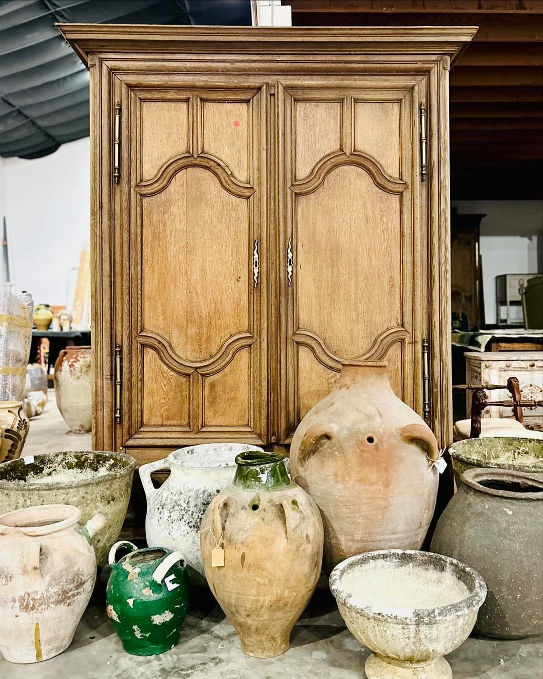Post 10 by Thomas Guy Interiors on Instagram (carousel)