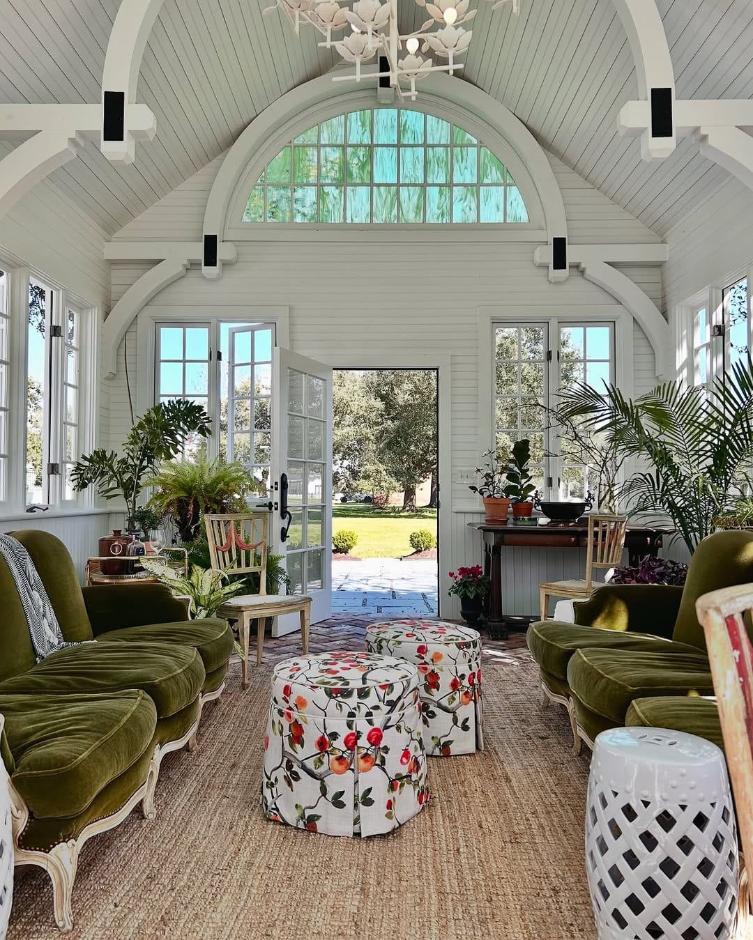 Post 8 by Thomas Guy Interiors on Instagram (carousel)