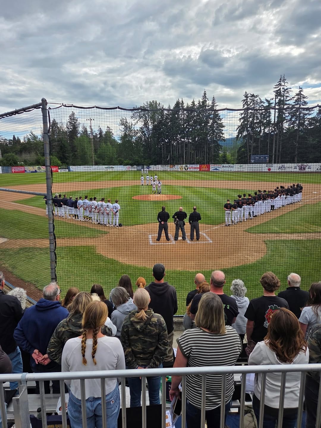 Post 2 by Hood River Valley HS Athletic’s on Instagram (image)