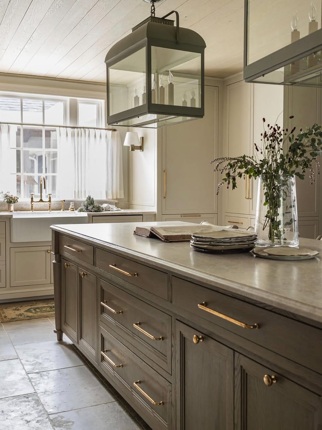 Post 1 by Parkes & Lamb Interiors on Instagram (image)