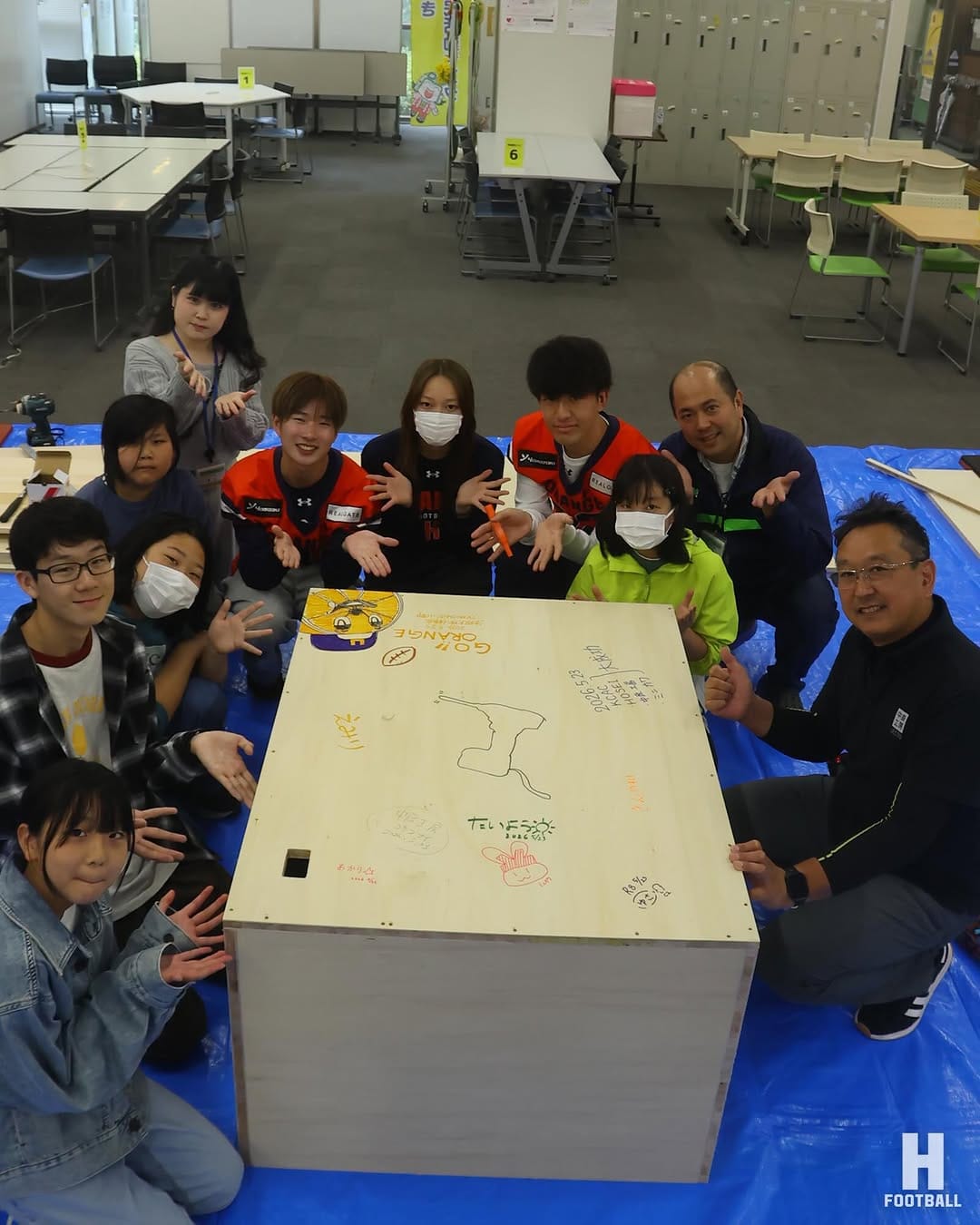 Post 1 by 法政大学体育会アメリカンフットボール部 on Instagram (carousel)