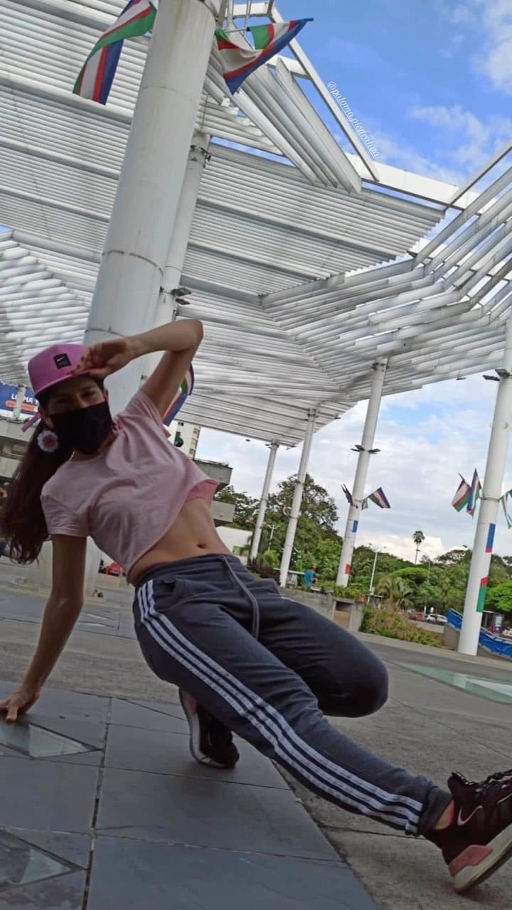 Post 8 by Danza Club - 𝒃𝒂𝒊𝒍𝒂 𝒚 𝒅𝒊𝒔𝒇𝒓𝒖𝒕𝒂! on Instagram (video)