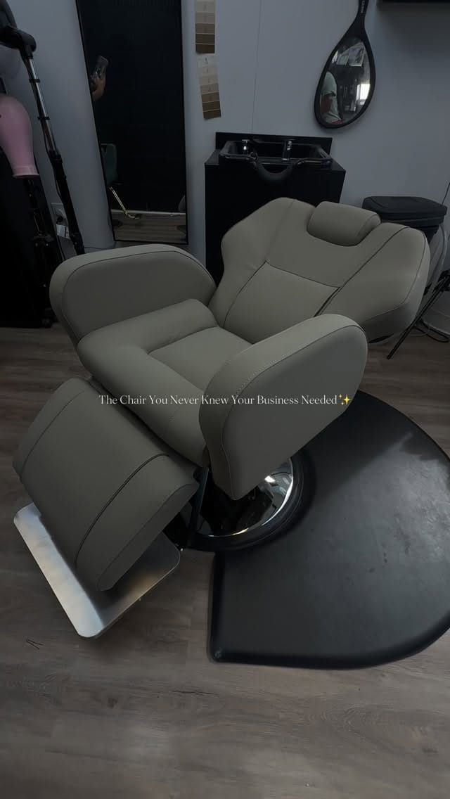Post 5 by Houston THE NIGHT Cosmetologist🦸🏾‍♀️ on Instagram (video)