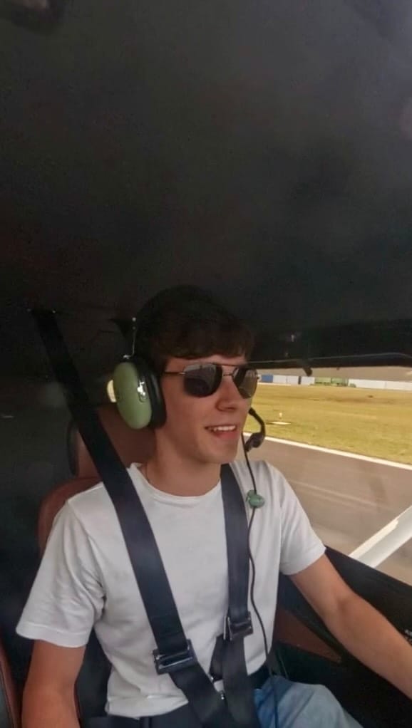 Post 7 by Sierra Bravo Escola de Aviação on Instagram (video)