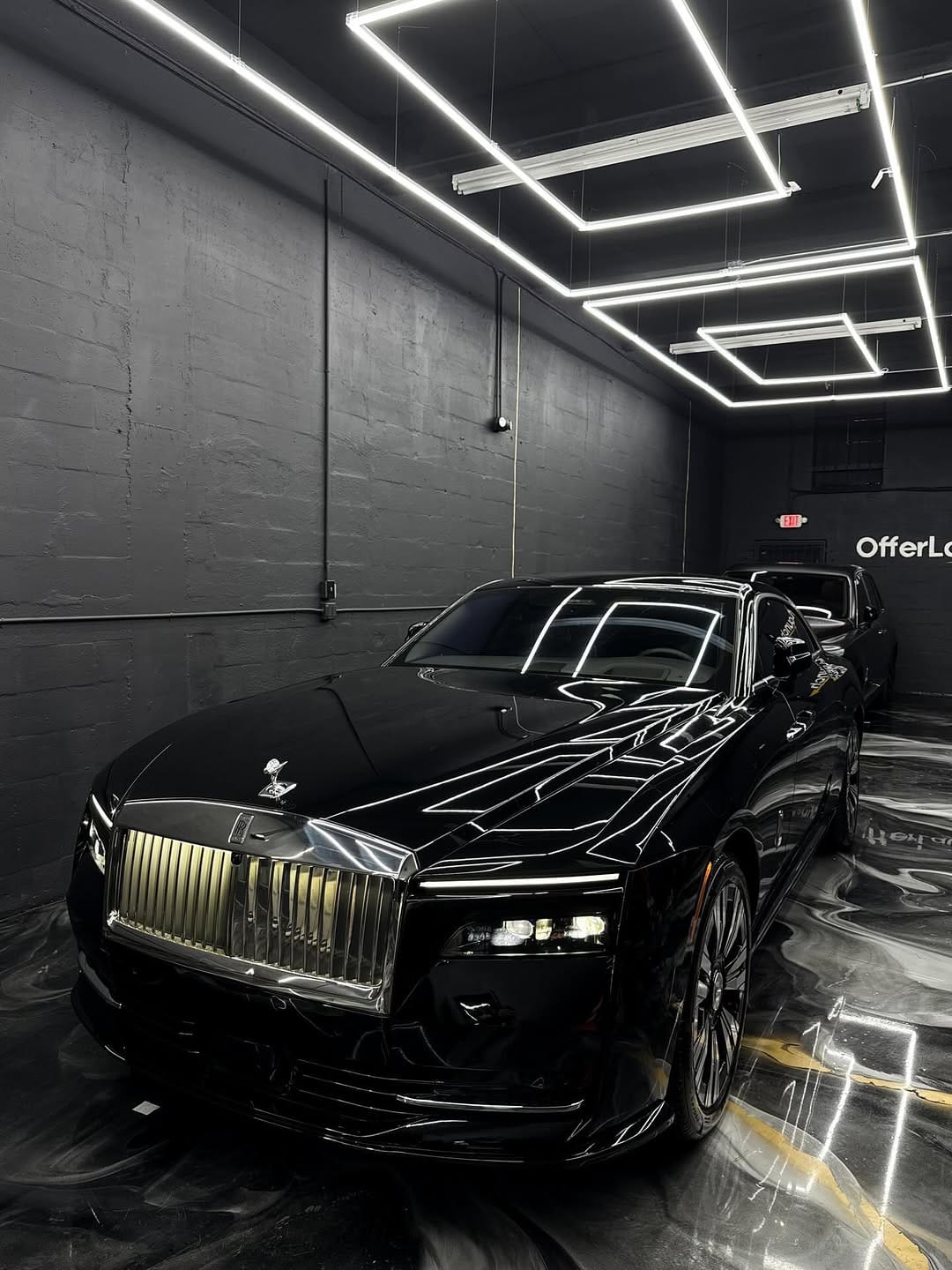 Post 2 by Murci Luxury on Instagram (carousel)