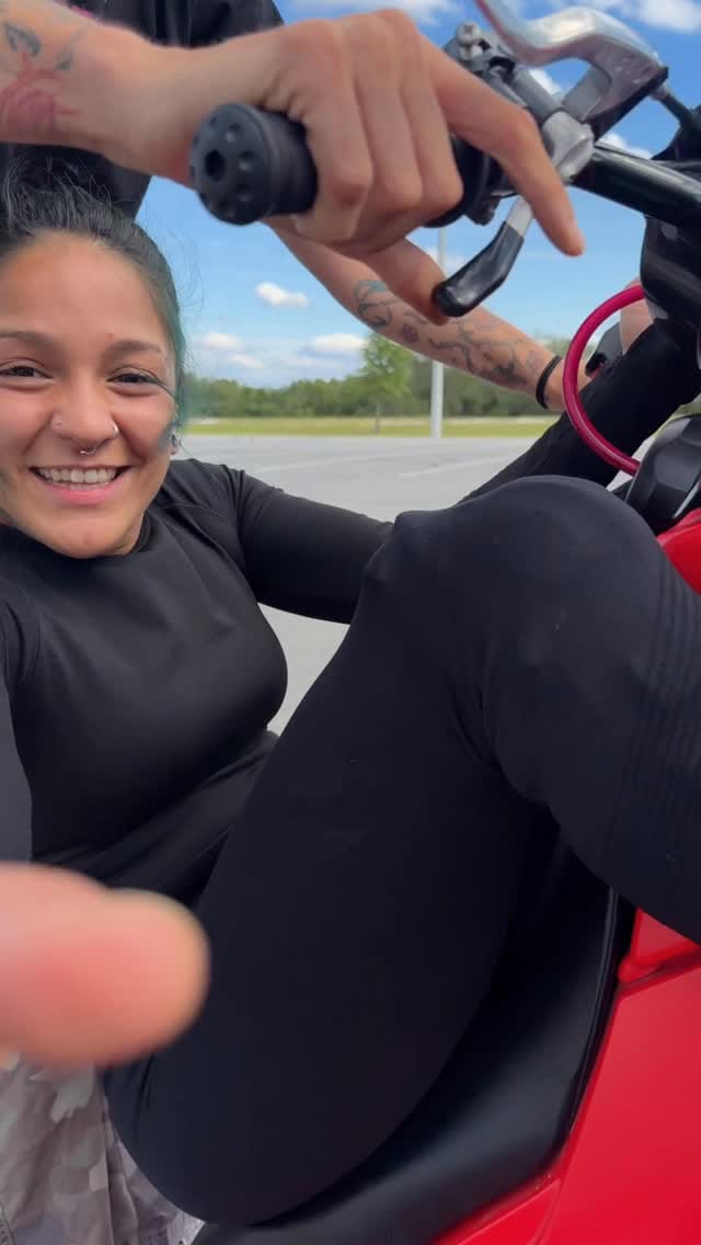 Post 4 by 𝒯𝒶𝓂𝓅𝒶 𝒮𝓉𝓊𝓃𝓉 𝒬𝓊𝑒𝑒𝓃𝓈 on Instagram (video)
