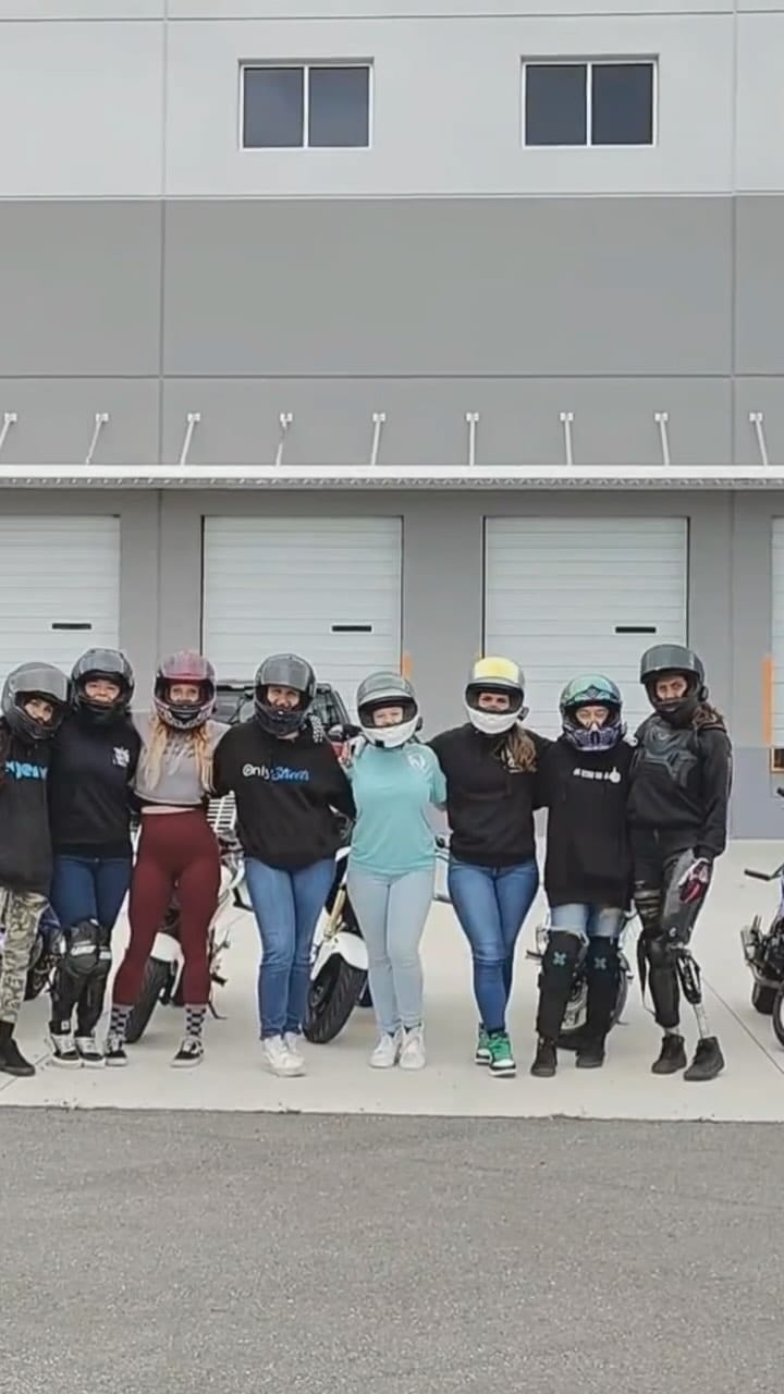 Post 10 by 𝒯𝒶𝓂𝓅𝒶 𝒮𝓉𝓊𝓃𝓉 𝒬𝓊𝑒𝑒𝓃𝓈 on Instagram (video)