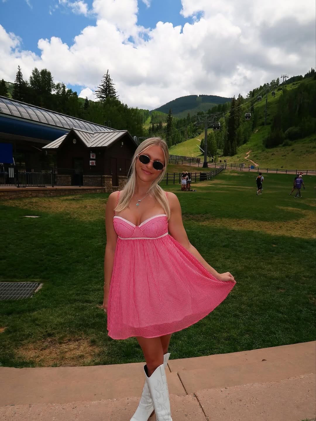 Post 7 by emma fey on Instagram (carousel)