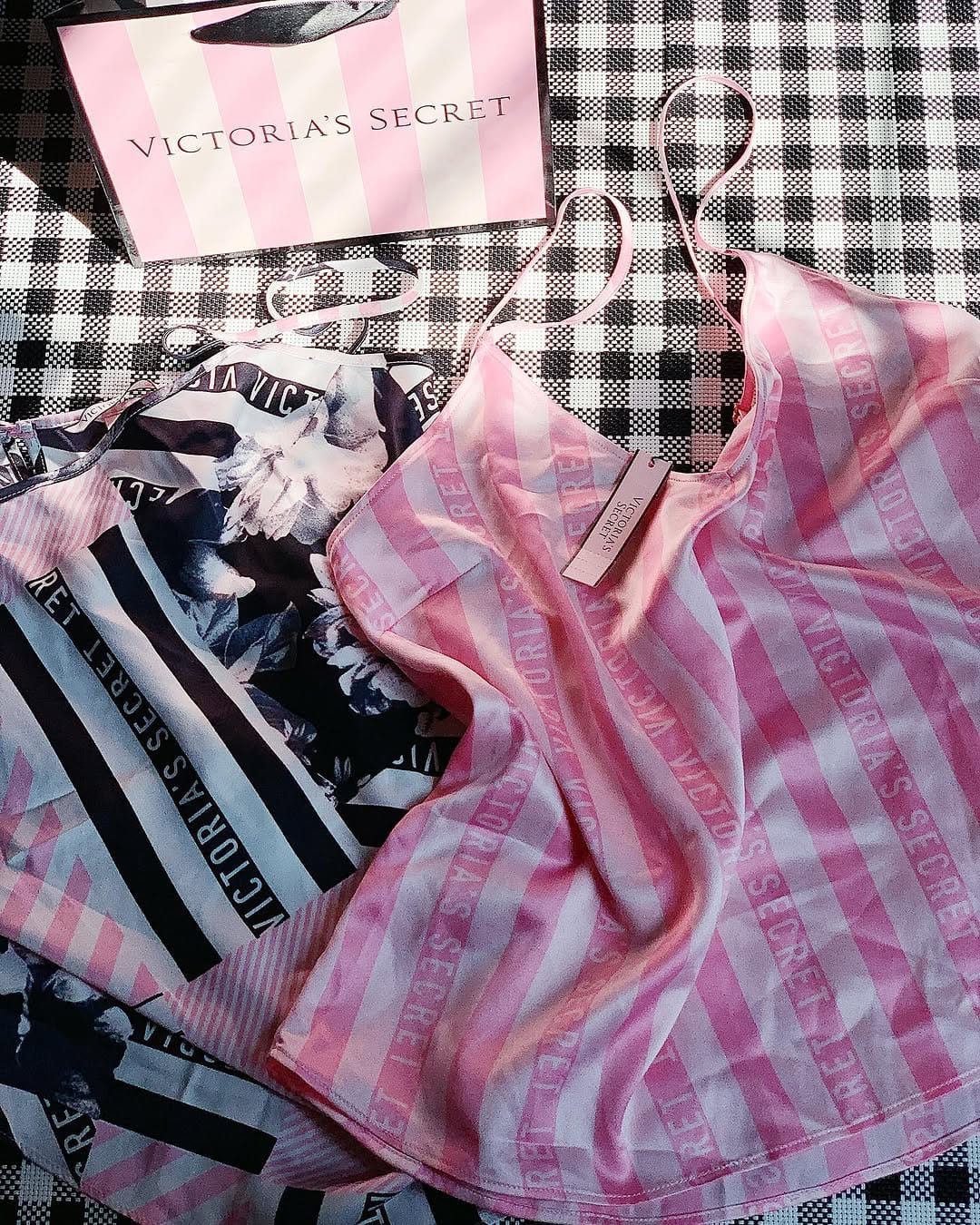 Post 2 by Sisters’_shop on Instagram (image)