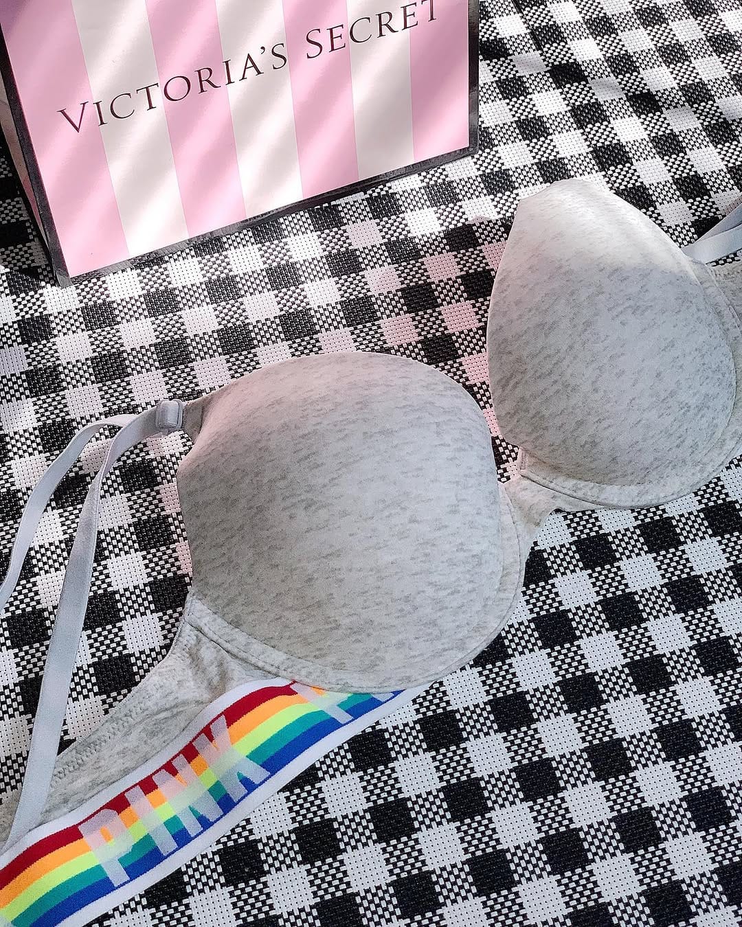 Post 7 by Sisters’_shop on Instagram (image)