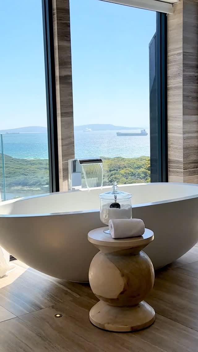 Post 6 by Latitude 35°5 | Luxury Holiday House on Instagram (video)
