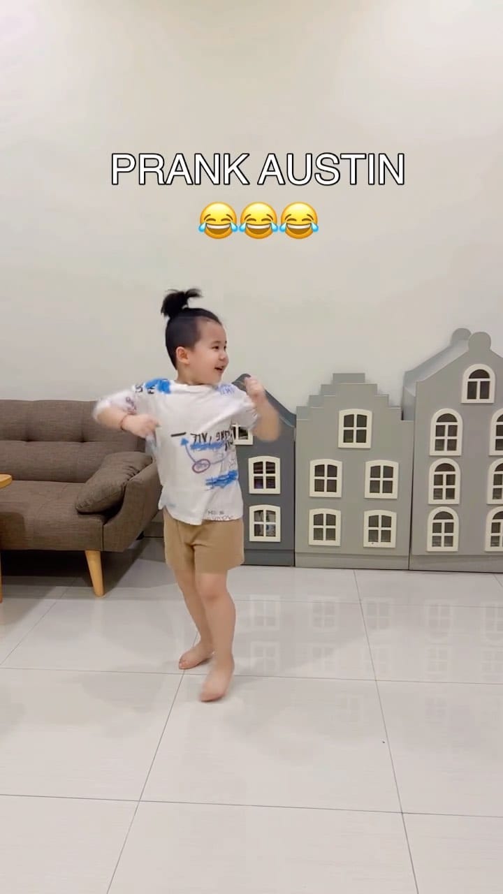 Post 8 by Juni Yuliana on Instagram (video)