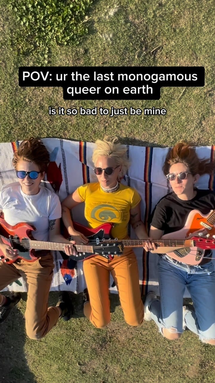 Post 9 by L.A. Exes on Instagram (video)