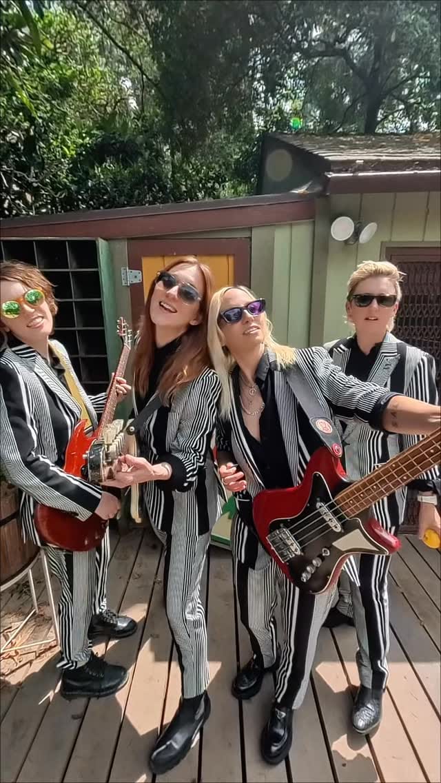 Post 4 by L.A. Exes on Instagram (video)