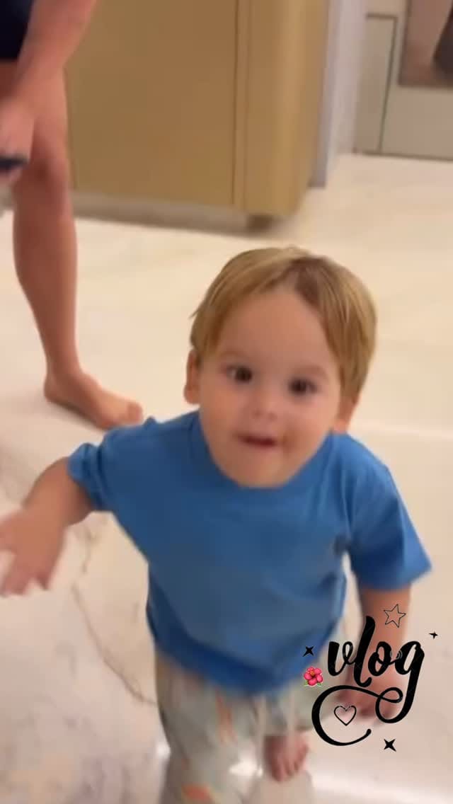 Post 3 by 𝓥𝓵𝓸𝓰 𝓭𝓪 𝓕𝓵𝓸𝓯𝓵𝓸 on Instagram (video)